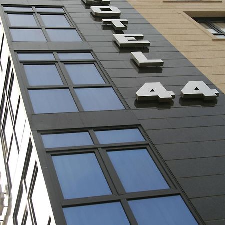 Hotel 44 Gijon Bagian luar foto