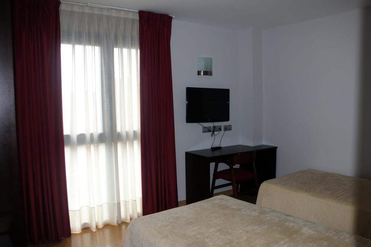 Hotel 44 Gijon Bagian luar foto