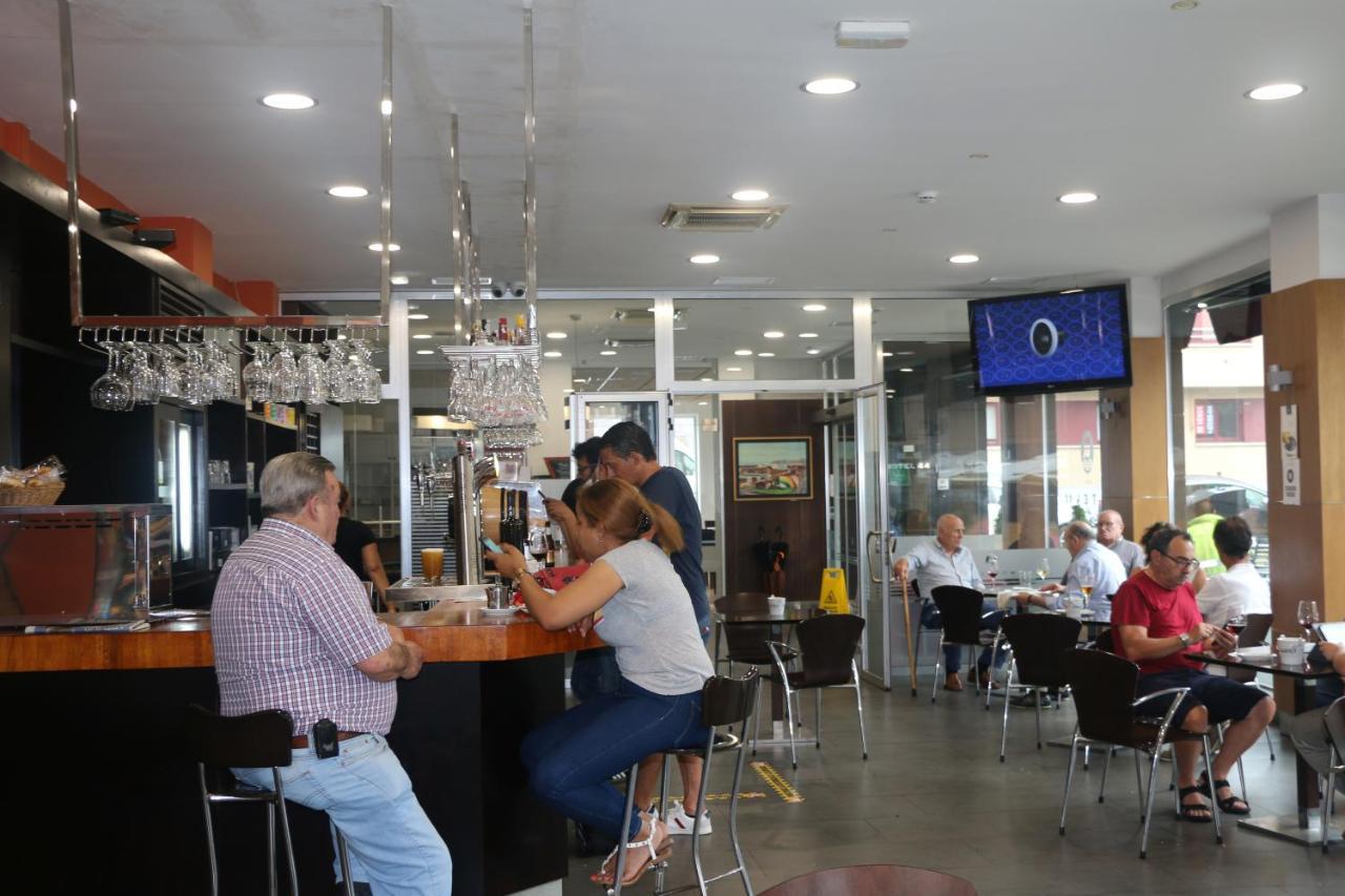 Hotel 44 Gijon Bagian luar foto