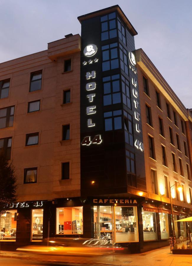 Hotel 44 Gijon Bagian luar foto