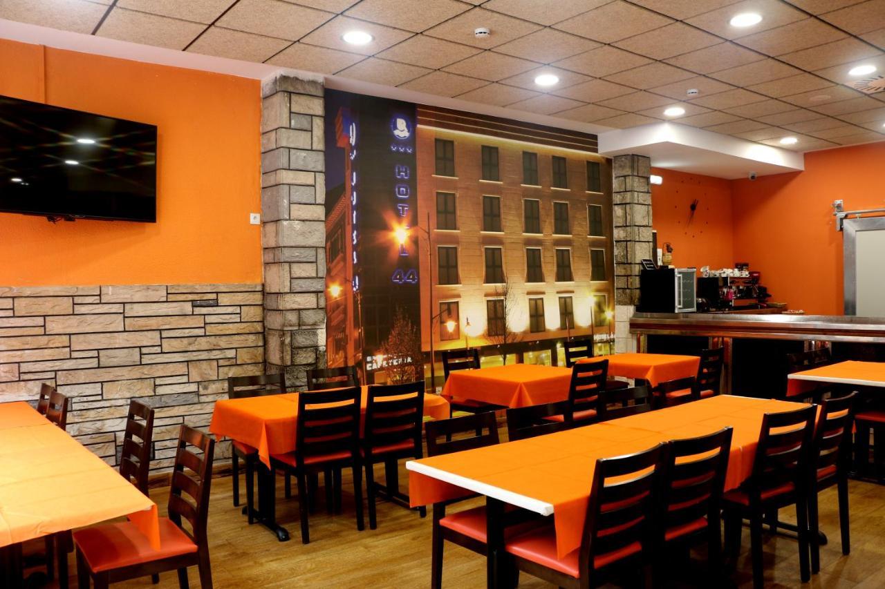 Hotel 44 Gijon Bagian luar foto