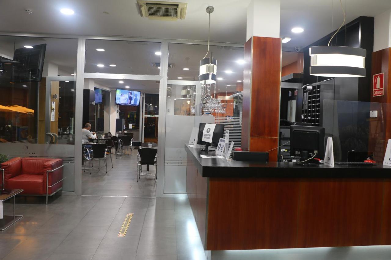 Hotel 44 Gijon Bagian luar foto