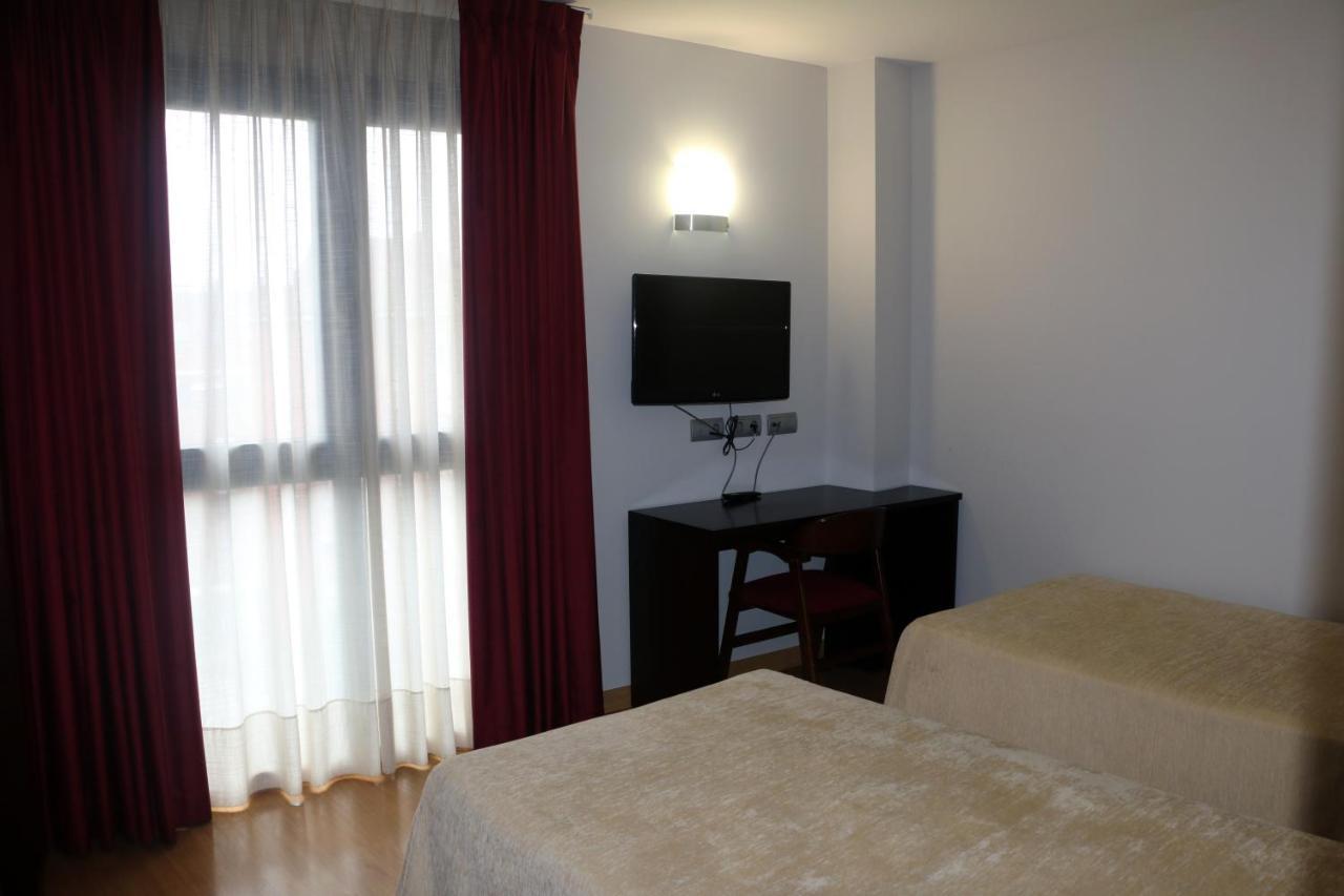 Hotel 44 Gijon Bagian luar foto