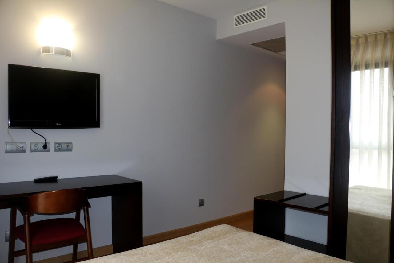 Hotel 44 Gijon Bagian luar foto