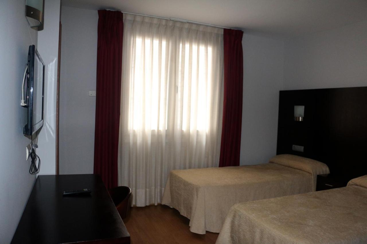 Hotel 44 Gijon Bagian luar foto