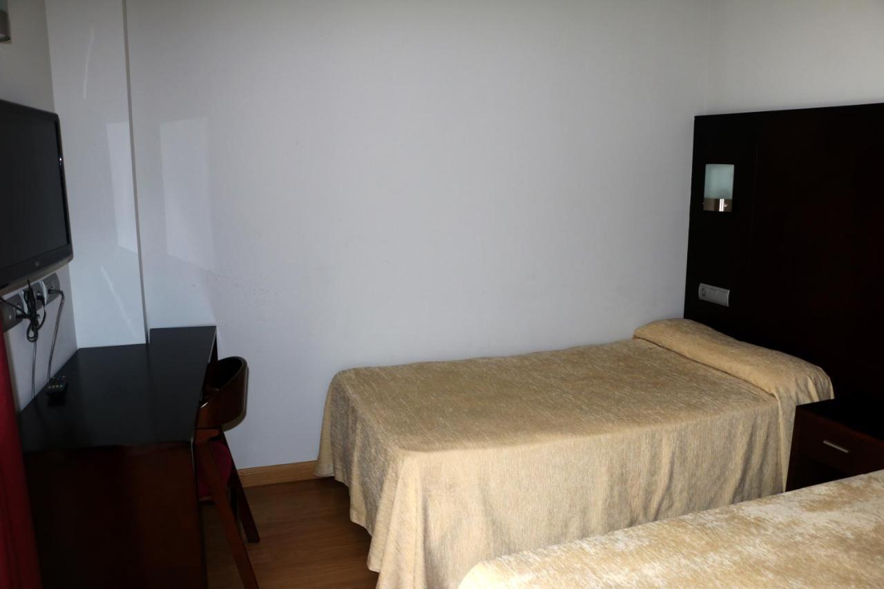 Hotel 44 Gijon Bagian luar foto