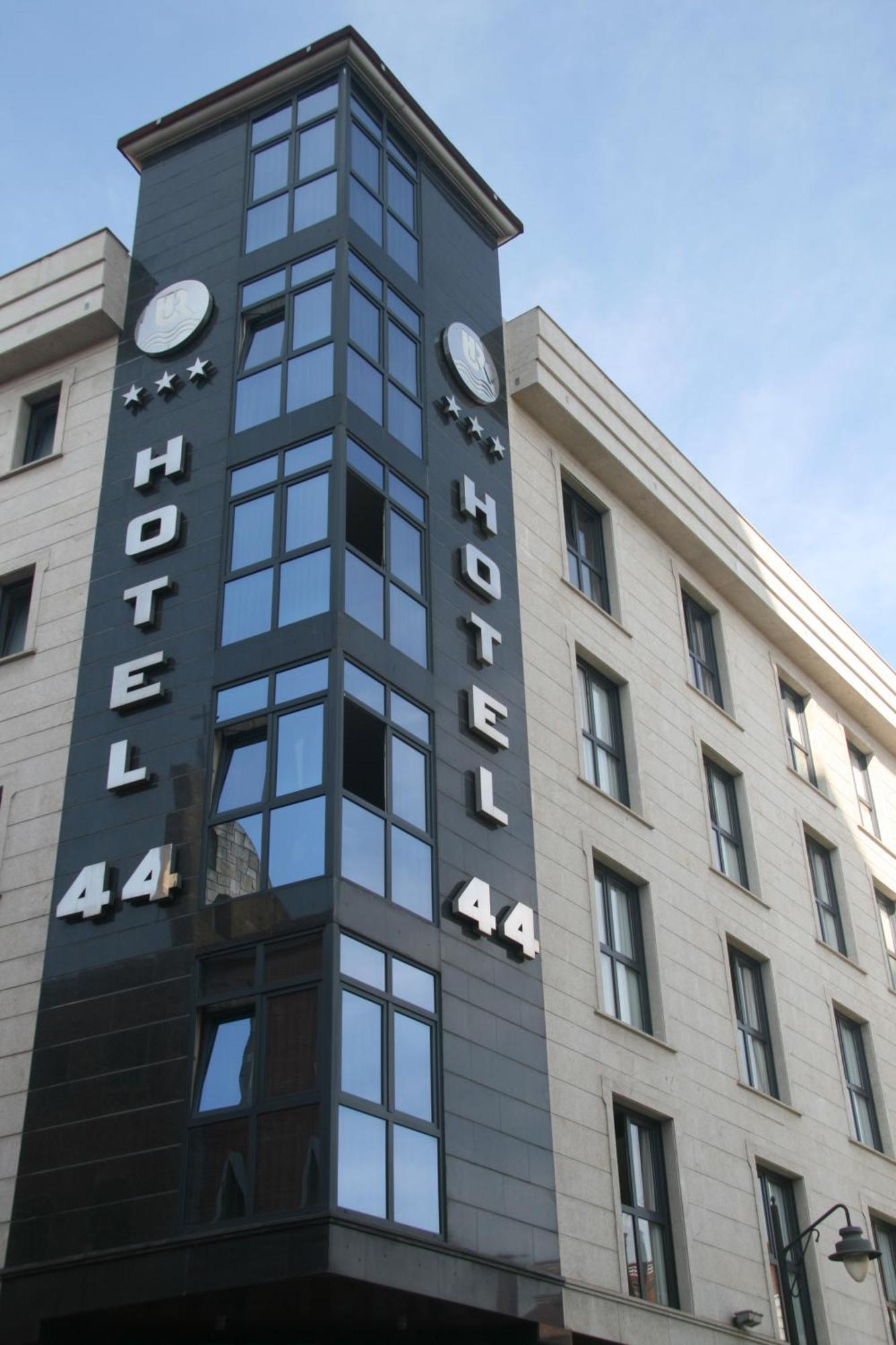Hotel 44 Gijon Bagian luar foto