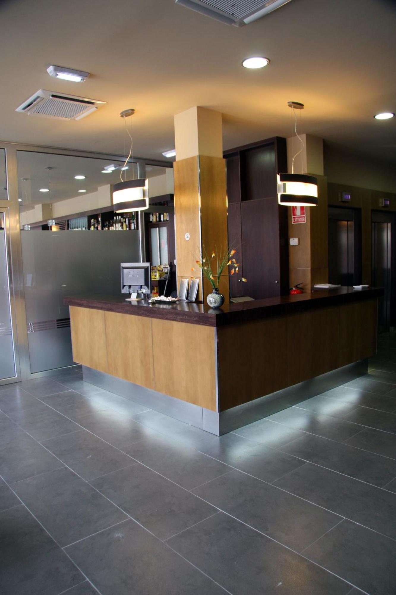 Hotel 44 Gijon Bagian luar foto