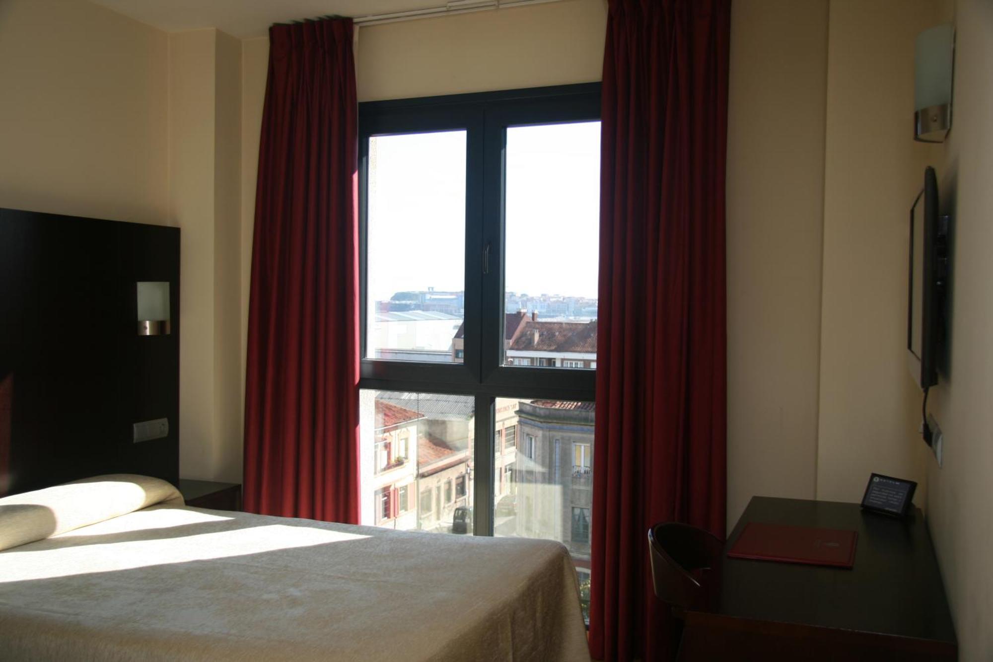 Hotel 44 Gijon Bagian luar foto